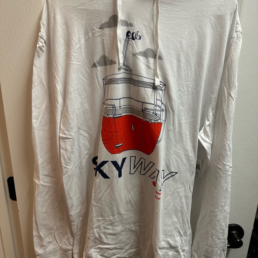 Disney Parks women's White Long Sleeve Graphic Hoodie size L/ NWOT A123